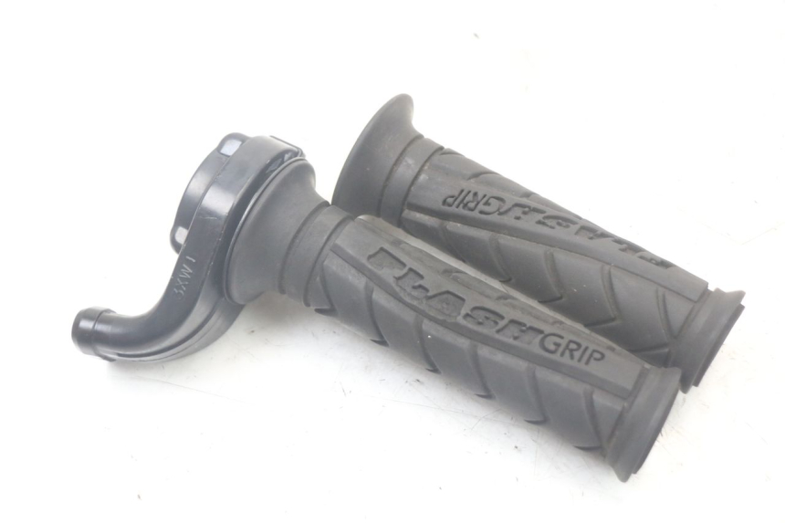 photo de THROTTLE GRIP YAMAHA FJ 3CX 1200 (1986 - 1996) - Zoom on usage condition
