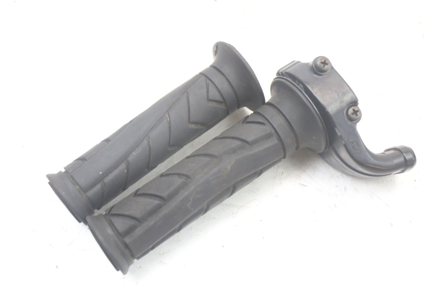 photo de THROTTLE GRIP YAMAHA FJ 3CX 1200 (1986 - 1996) - Alternative perspective