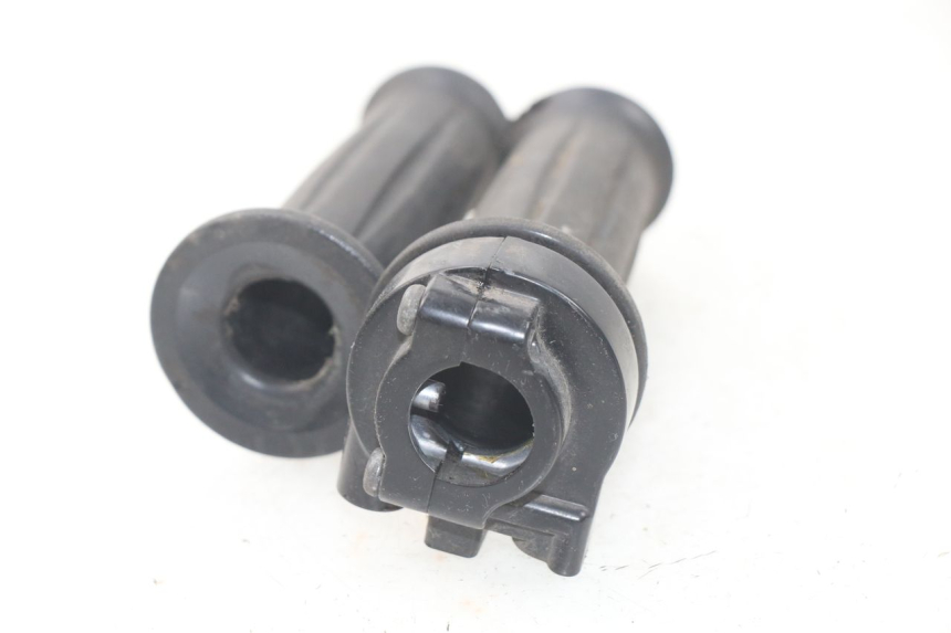 photo de THROTTLE GRIP MBK FLIPPER 115 (2013 - 2017) - Alternative perspective