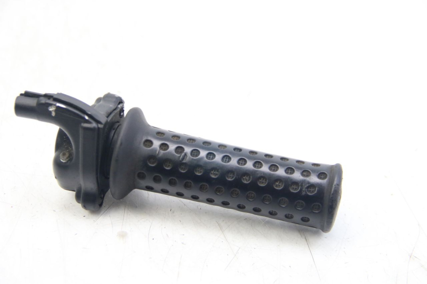 photo de THROTTLE GRIP PIAGGIO FLY 2T 50 (2004 - 2017) - Component detail