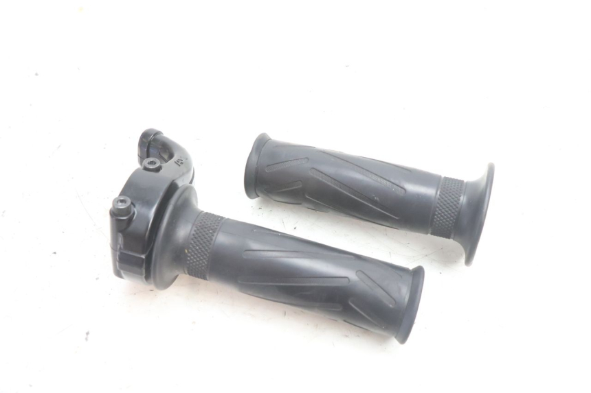 photo de THROTTLE GRIP YAMAHA FZ8 800 (2010 - 2016) - Main view