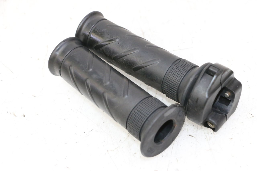 photo de THROTTLE GRIP DAELIM HISTORY 125 (2001 - 2002) - Main view