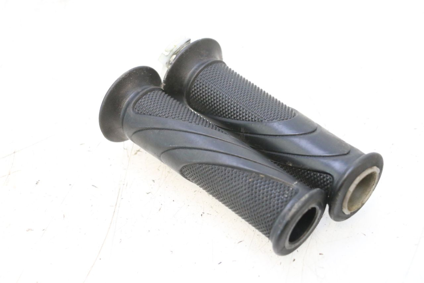 photo de THROTTLE GRIP SYM JET 14 4T 50 (2018 - 2022) - Alternative perspective
