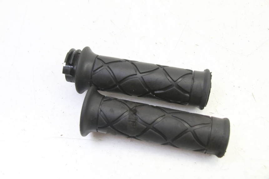 photo de THROTTLE GRIP YAMAHA JOG R 50 (2004 - 2014) - Component detail