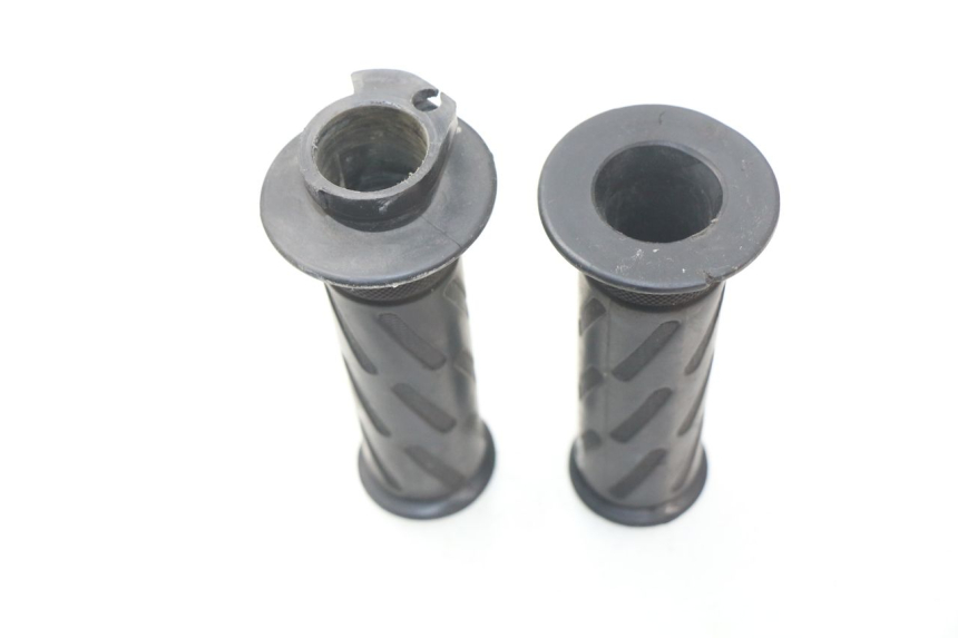 photo de THROTTLE GRIP PEUGEOT KISBEE 2T 50 (2010 - 2017) - Component detail