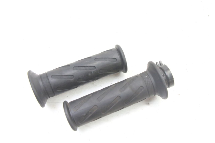 photo de THROTTLE GRIP PEUGEOT KISBEE 2T 50 (2018 - 2022) - Alternative perspective