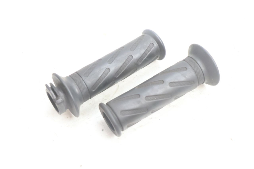 photo de THROTTLE GRIP PEUGEOT KISBEE 2T 50 (2010 - 2017) - Main view