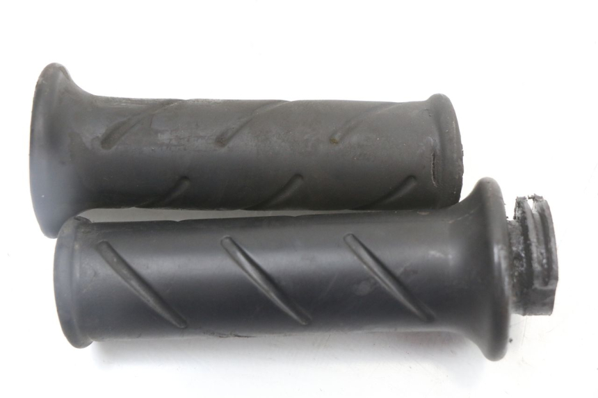 photo de THROTTLE GRIP PEUGEOT KISBEE 4T 50 (2018 - 2022) - Component detail