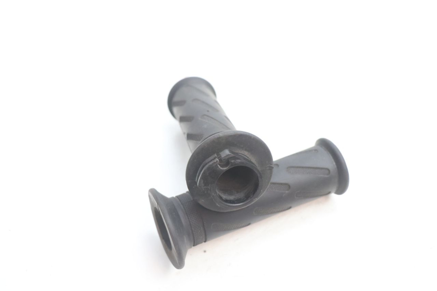 photo de THROTTLE GRIP PEUGEOT KISBEE 4T 50 (2018 - 2022) - Component detail