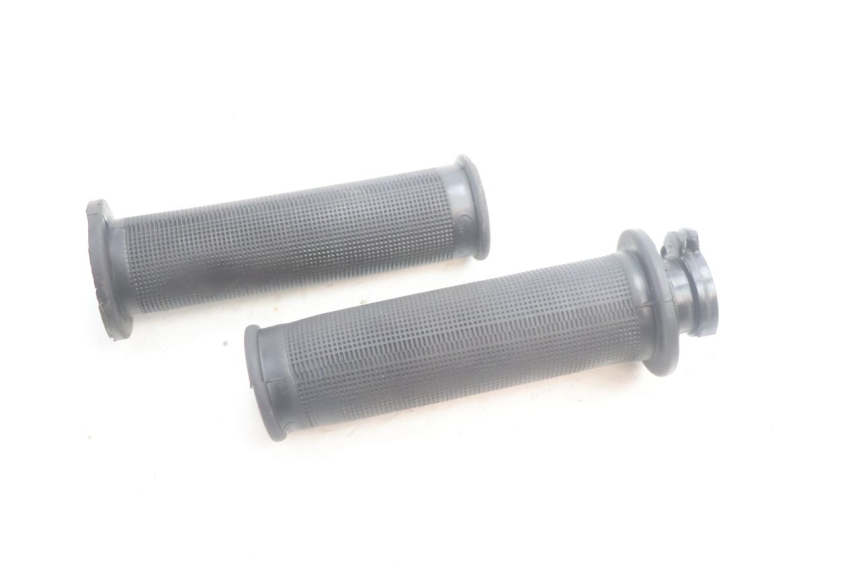 photo de THROTTLE GRIP PEUGEOT KISBEE 4T 50 (2010 - 2017) - Technical close-up