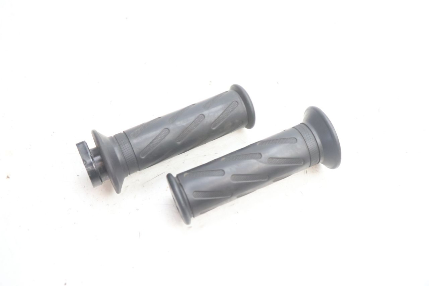 photo de THROTTLE GRIP PEUGEOT KISBEE 4T 50 (2018 - 2022) - Main view