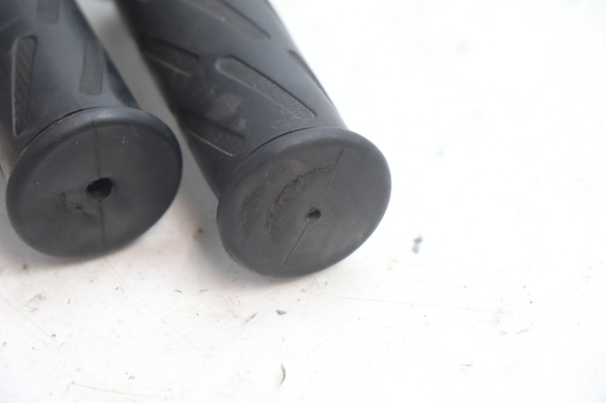 photo de THROTTLE GRIP PEUGEOT KISBEE 4T 50 (2018 - 2022) - Product overview