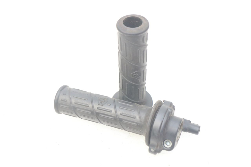 photo de THROTTLE GRIP PIAGGIO LIBERTY 4T 50 (2004 - 2008) - Main view