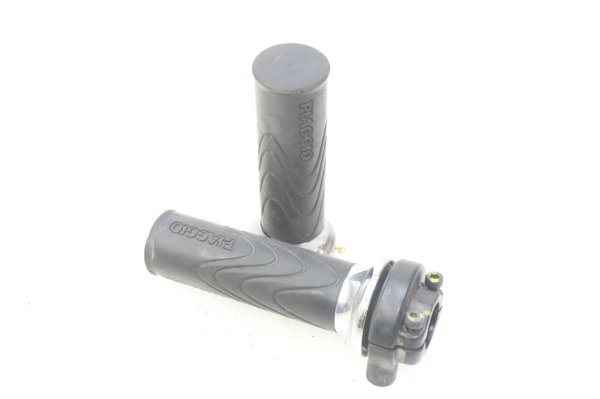 photo de THROTTLE GRIP PIAGGIO LIBERTY IGET 4T 50 (2015 - 2020) - Main view