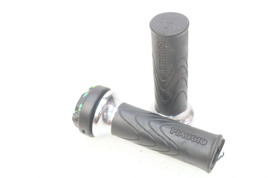 photo de THROTTLE GRIP PIAGGIO LIBERTY IGET 4T 50 (2015 - 2020) - Main view