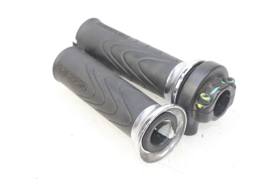 photo de THROTTLE GRIP PIAGGIO LIBERTY IGET 4T 50 (2015 - 2020) - Technical close-up