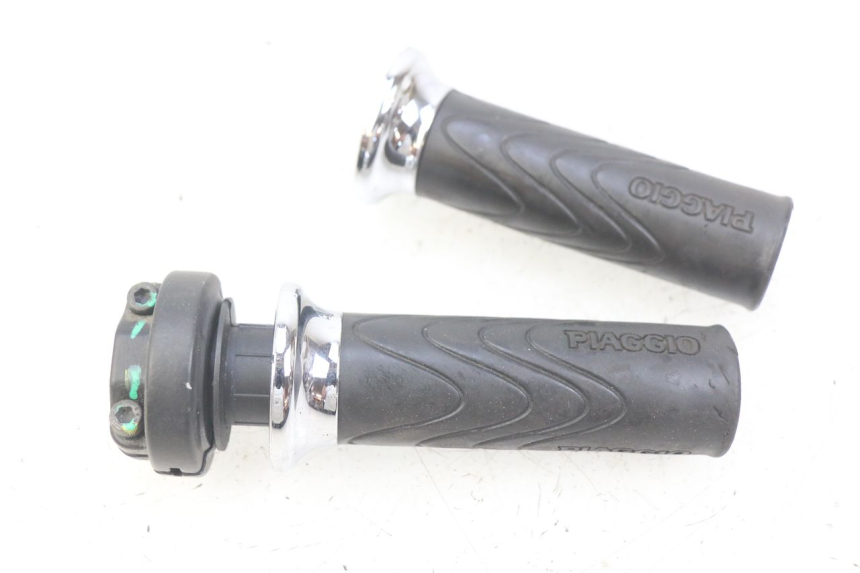 photo de THROTTLE GRIP PIAGGIO LIBERTY IGET 4T 50 (2015 - 2020) - Main view