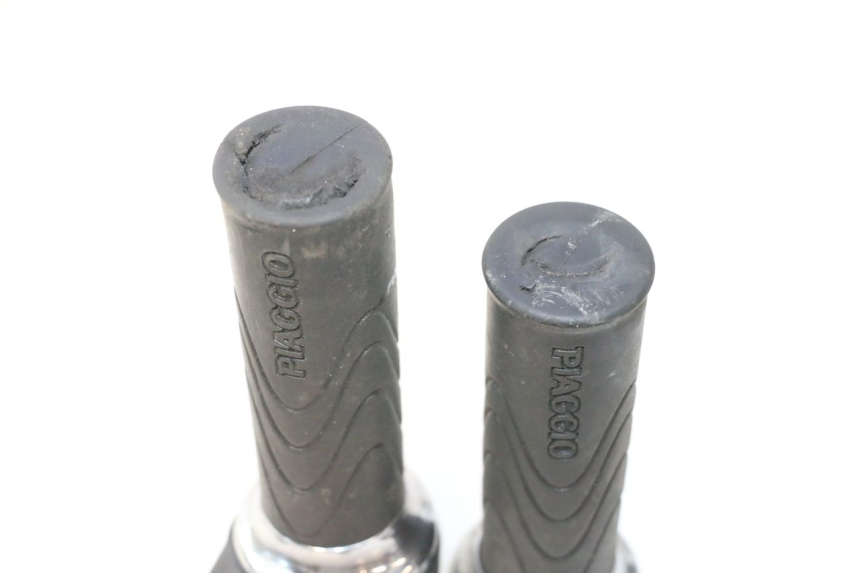 photo de THROTTLE GRIP PIAGGIO LIBERTY IGET 4T 50 (2015 - 2020) - Zoom on usage condition