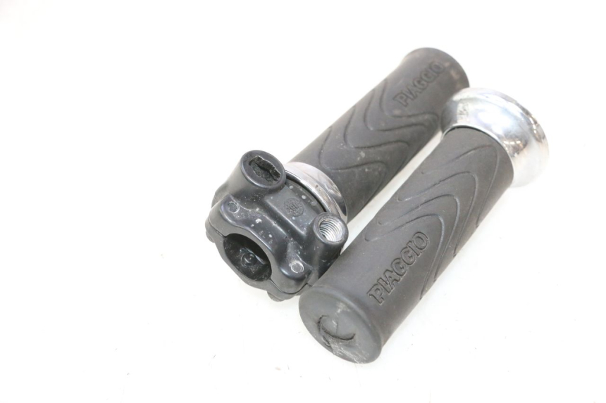 photo de THROTTLE GRIP PIAGGIO LIBERTY IGET 4T 50 (2015 - 2020) - Alternative perspective