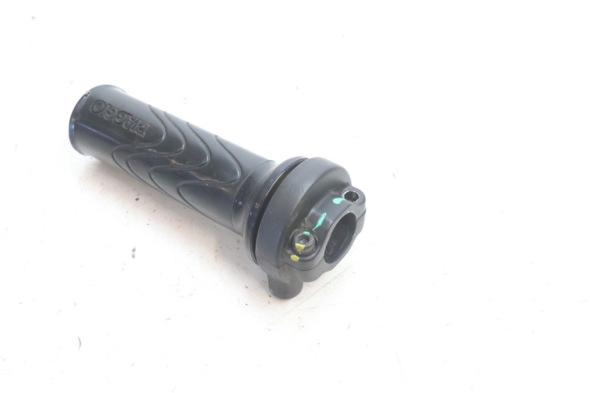 photo de THROTTLE GRIP PIAGGIO LIBERTY IGET 4T 50 (2021 - 2025) - Alternative perspective