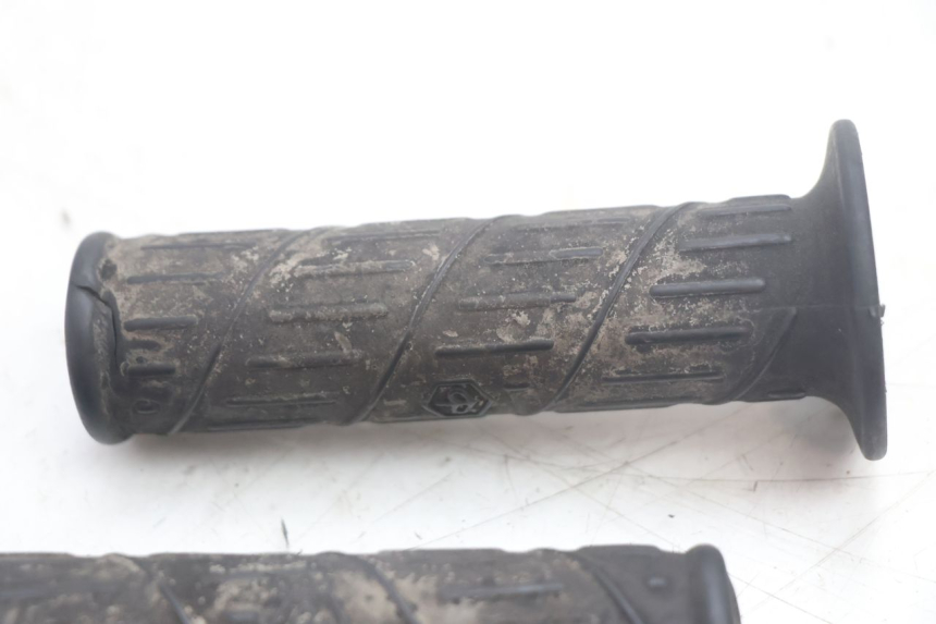 photo de THROTTLE GRIP PIAGGIO LIBERTY 50 (1998 - 2003) - Zoom on usage condition