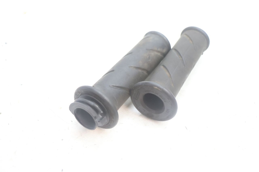 photo de THROTTLE GRIP PEUGEOT LUDIX 50 (2005 - 2007) - Component detail