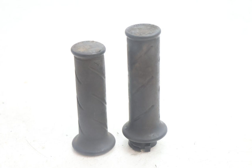 photo de THROTTLE GRIP PEUGEOT LUDIX 50 (2005 - 2007) - Technical close-up