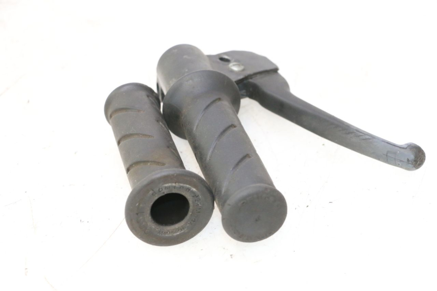 photo de THROTTLE GRIP PEUGEOT LUDIX ONE 50 (2004 - 2006) - Technical close-up