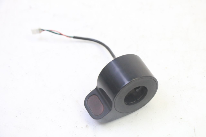 photo de THROTTLE GRIP XIAOMI MI PRO 2 1 - Component detail