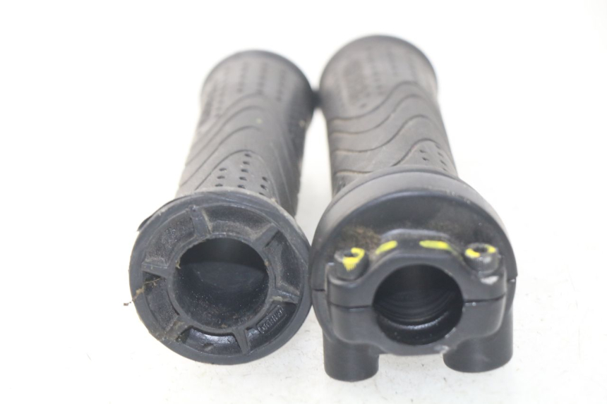 photo de THROTTLE GRIP PIAGGIO MP3 HPE 500 (2019 - 2022) - Alternative perspective