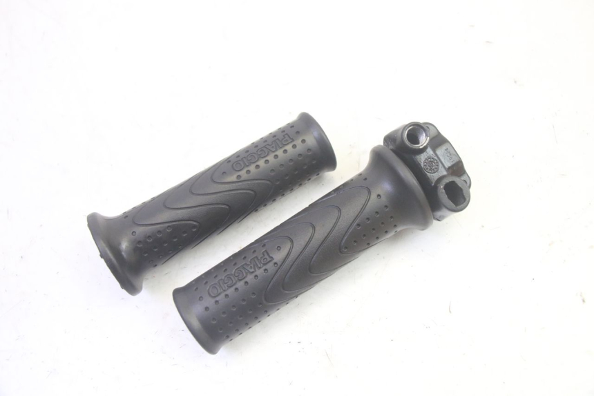 photo de THROTTLE GRIP PIAGGIO MP3 HPE 350 (2018 - 2020) - Technical close-up