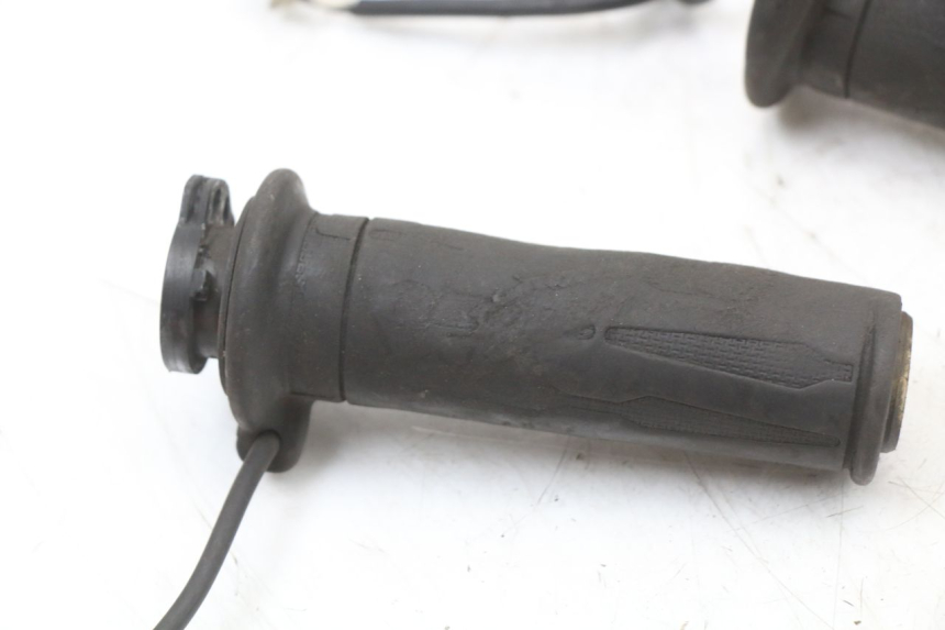 photo de THROTTLE GRIP PIAGGIO MP3 LT 400 (2007 - 2012) - Zoom on usage condition