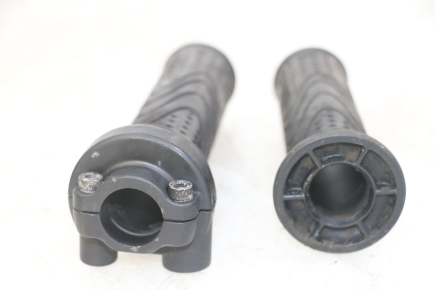 photo de THROTTLE GRIP PIAGGIO MP3 LT 300 (2010 - 2016) - Technical close-up