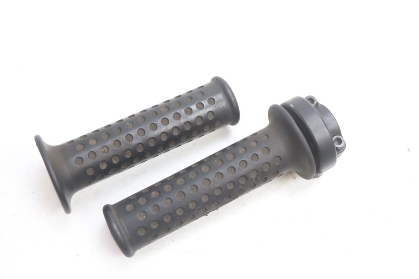 photo de THROTTLE GRIP PIAGGIO MP3 LT 400 (2007 - 2012) - Zoom on usage condition