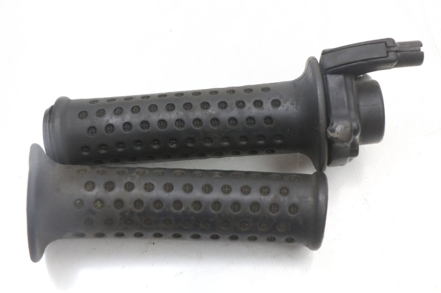 photo de THROTTLE GRIP PIAGGIO MP3 125 (2006 - 2014) - Alternative perspective