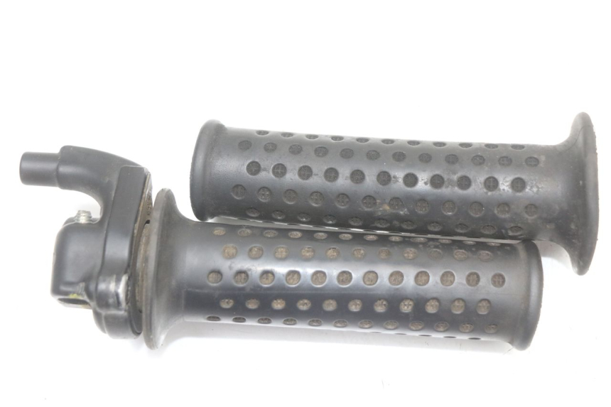 photo de THROTTLE GRIP PIAGGIO MP3 125 (2006 - 2014) - Alternative perspective