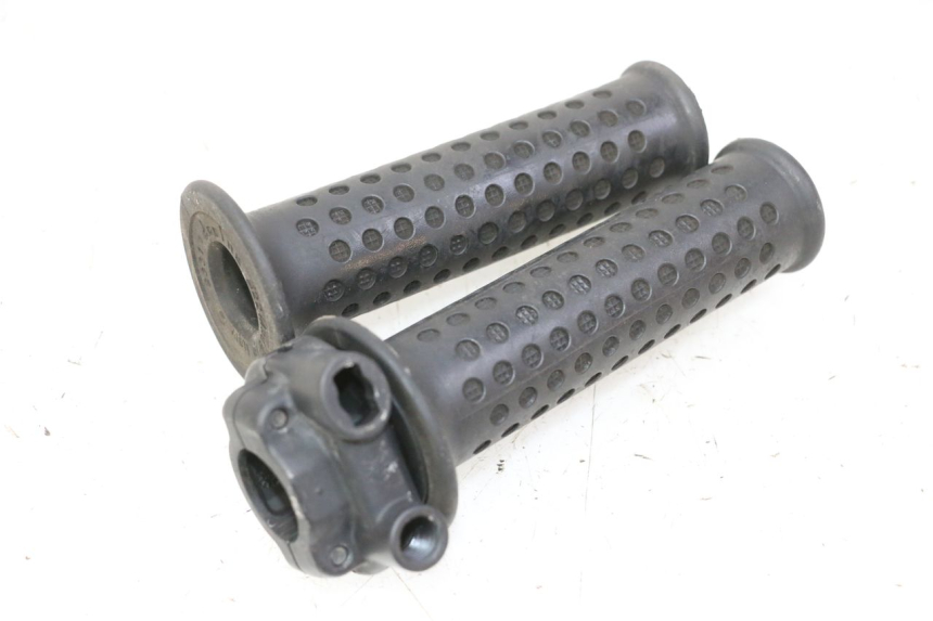 photo de THROTTLE GRIP PIAGGIO MP3 RL 250 (2006 - 2010) - Zoom on usage condition