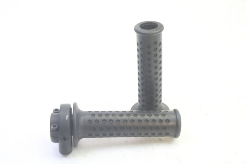 photo de THROTTLE GRIP PIAGGIO MP3 RL 250 (2006 - 2010) - Alternative perspective
