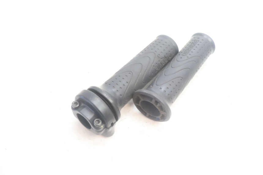 photo de THROTTLE GRIP PIAGGIO MP3 500 (2016 - 2018) - Component detail