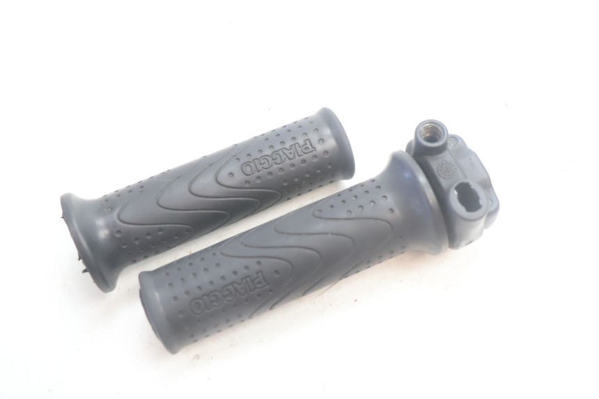 photo de THROTTLE GRIP PIAGGIO MP3 500 (2016 - 2018) - Zoom on usage condition