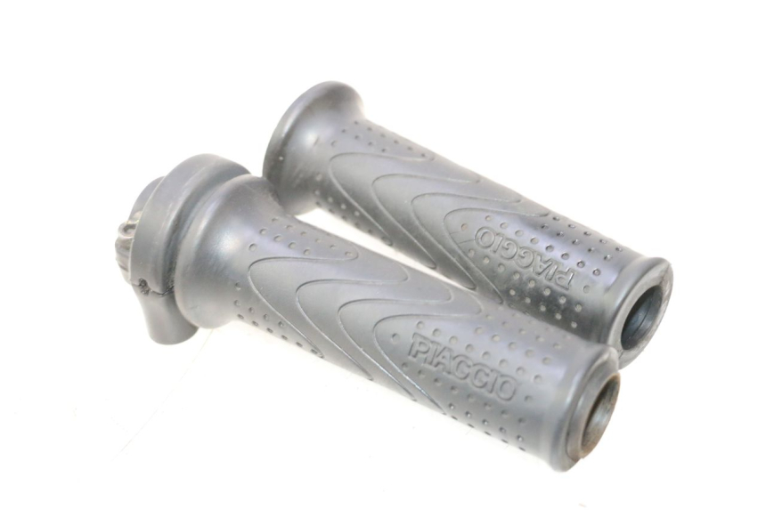 photo de THROTTLE GRIP PIAGGIO MP3 500 (2011 - 2015) - Fixing points details