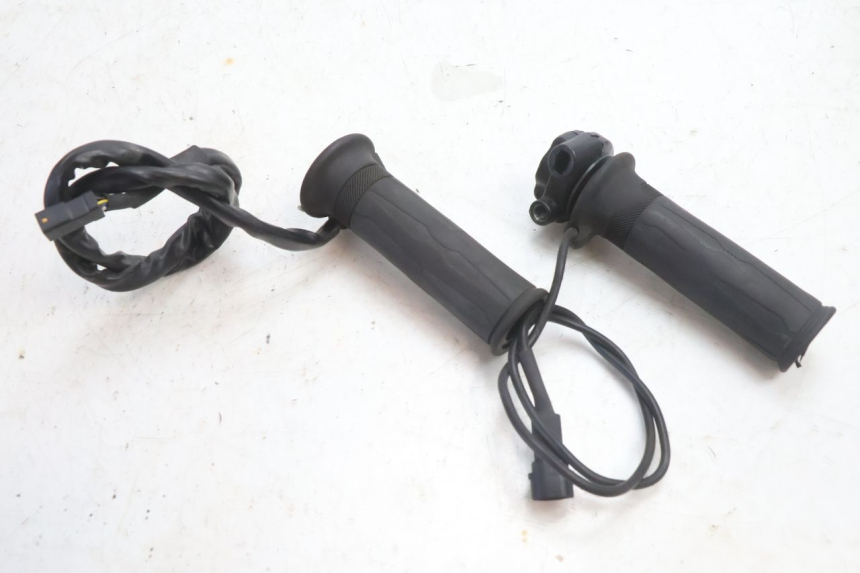 photo de THROTTLE GRIP PIAGGIO MP3 500 (2016 - 2018) - Product overview