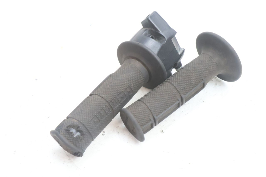 photo de THROTTLE GRIP RIEJU MRT PRO SUPERMOTARD 50 (2007 - 2018) - Product overview