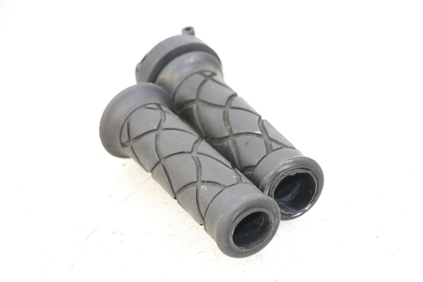 photo de THROTTLE GRIP YAMAHA NEOS NEO'S 4T 50 (2008 - 2016) - Technical close-up