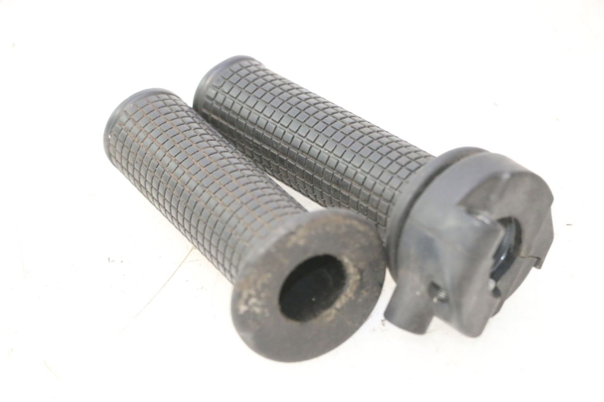 photo de THROTTLE GRIP KYMCO LIKE 4T 50 (2019 - 2025) - Technical close-up