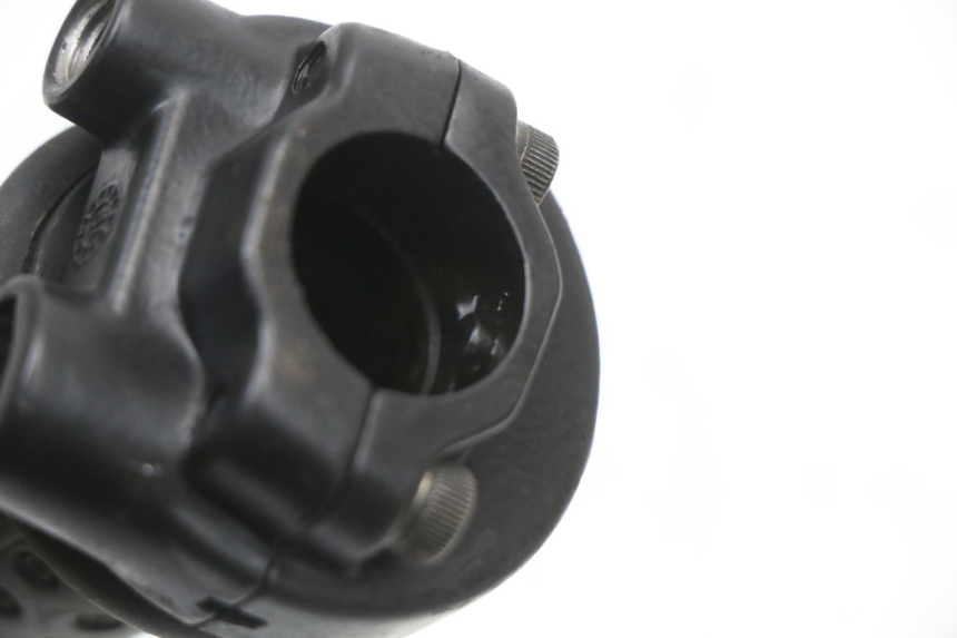 photo de THROTTLE GRIP PIAGGIO NEW TYPHOON 50 (2018 - 2021) - Alternative perspective