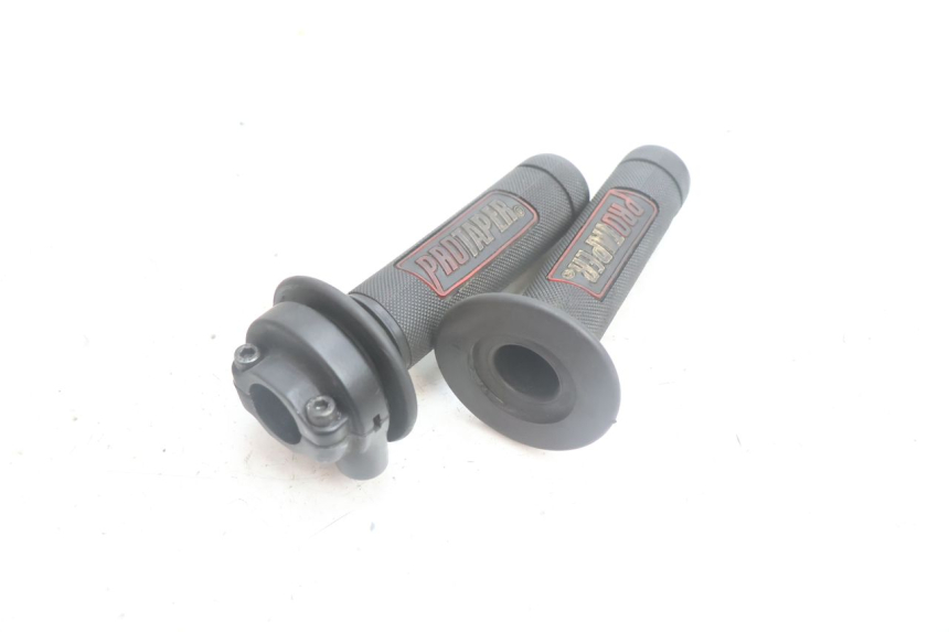 photo de THROTTLE GRIP PIAGGIO NEW TYPHOON 50 (2018 - 2021) - Component detail