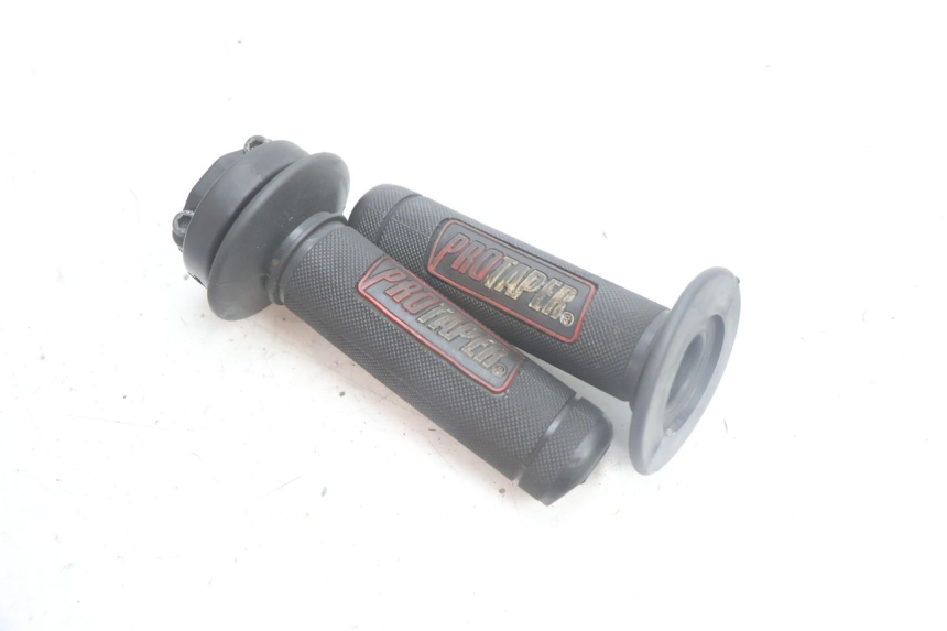 photo de THROTTLE GRIP PIAGGIO NEW TYPHOON 50 (2018 - 2021) - Zoom on usage condition