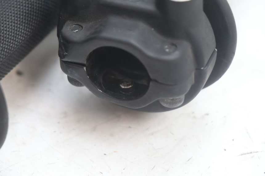 photo de THROTTLE GRIP PIAGGIO NEW TYPHOON 50 (2018 - 2021) - Product overview