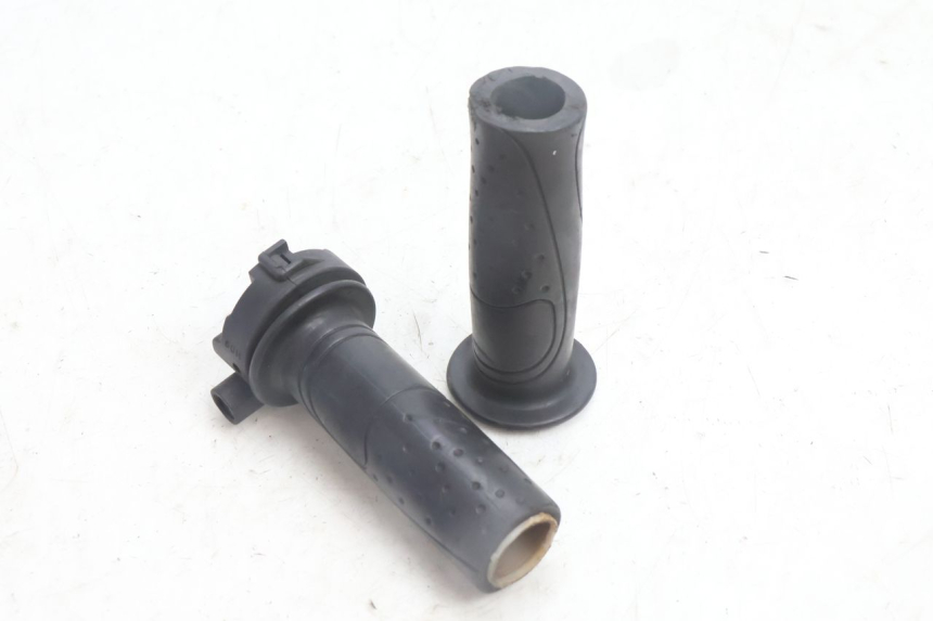 photo de THROTTLE GRIP SYM ORBIT 2 4T 50 (2008 - 2017) - Main view